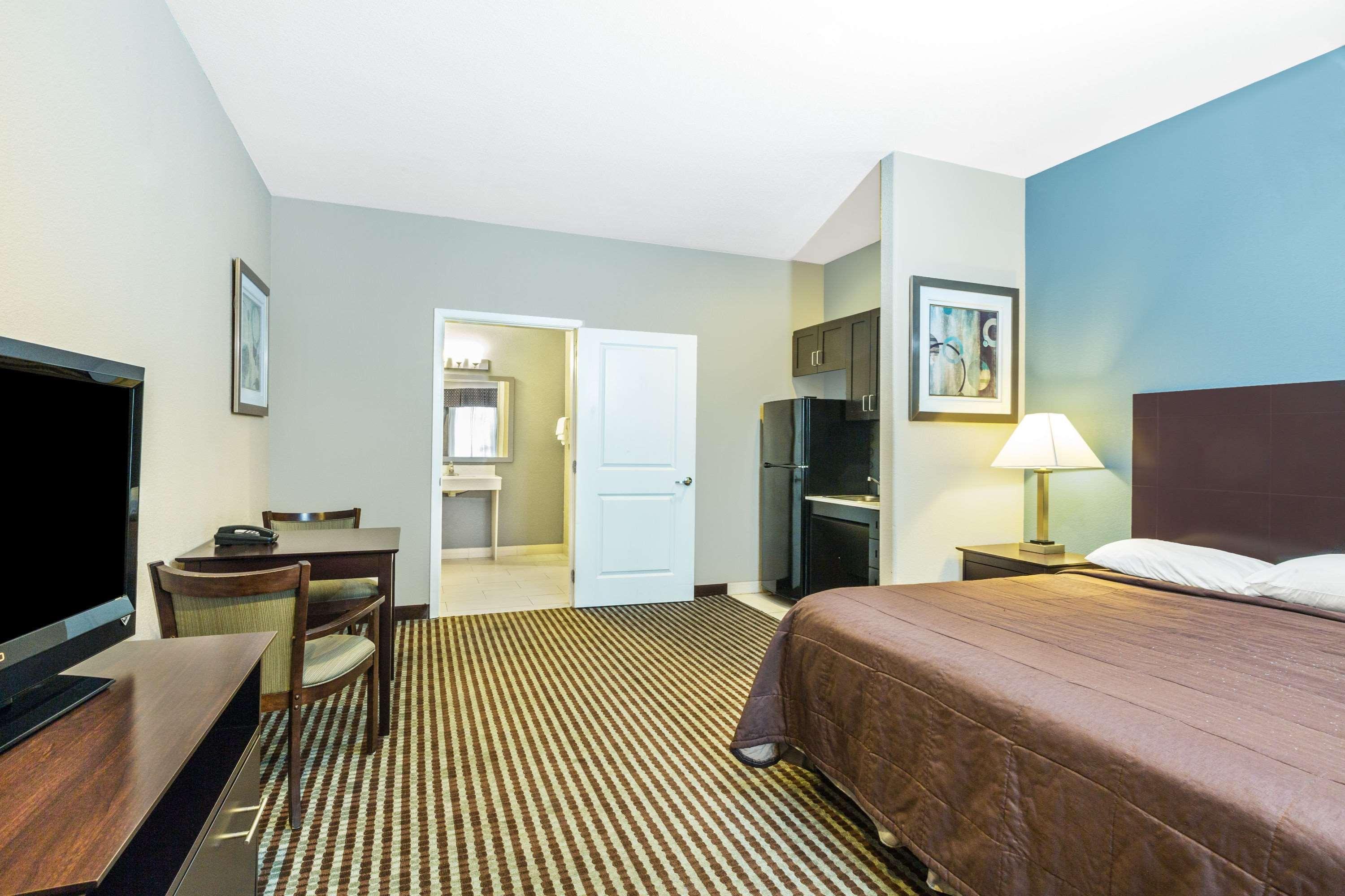 Super 8 By Wyndham Center Exterior foto